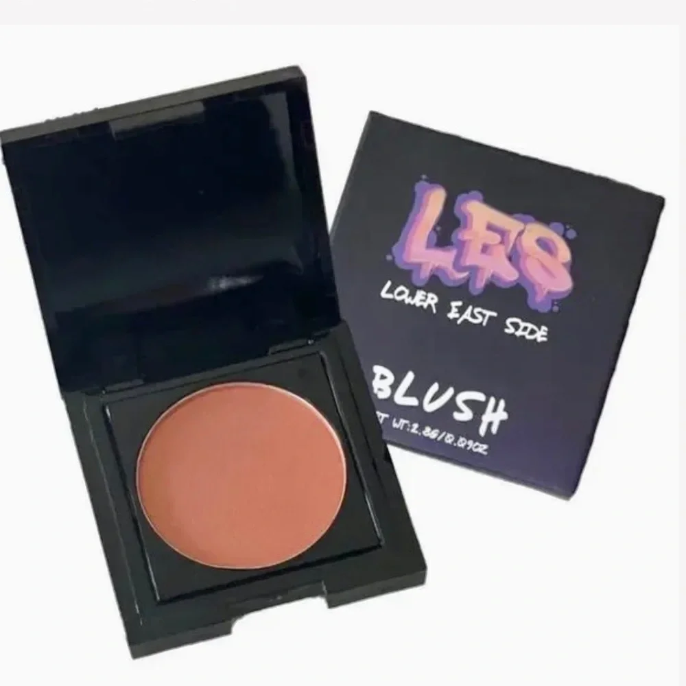 LES Lower East Side Powder Blush Compact in skyline (pinkish nude)